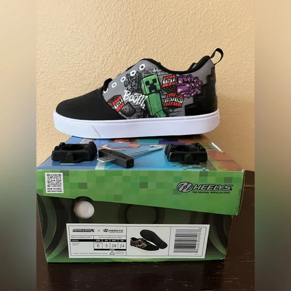 NWT’s Heelys Pro 20 Minecraft Black Green Graphic Low-Top Wheel Sneaker Shoes - Picture 2 of 5